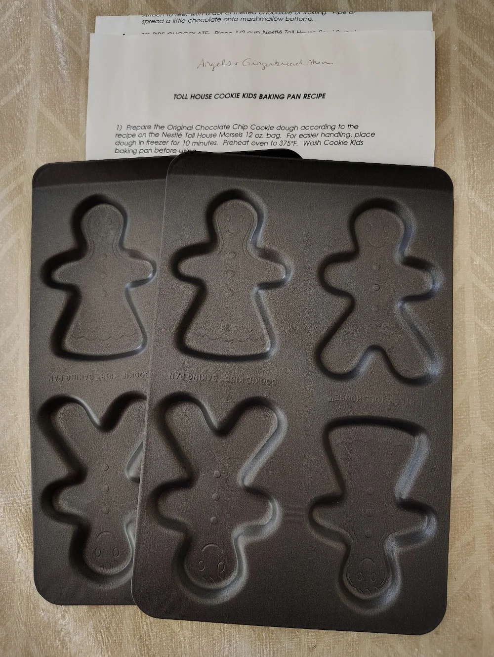 NWOT, Set of 2, Baking Pans, Nestle Toll House